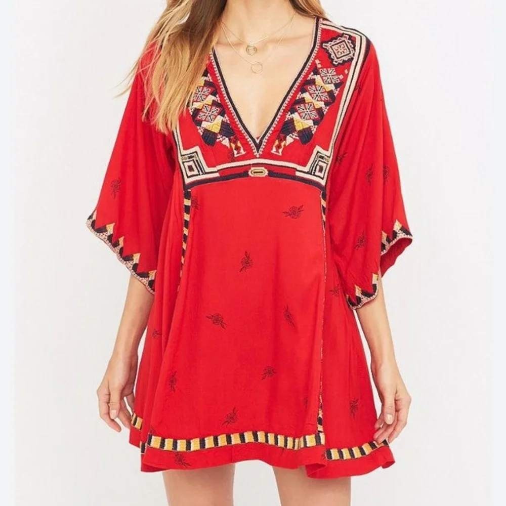 Free People‎ Tulum Embroidered Mini Dress Size M Red V-Neck Boho